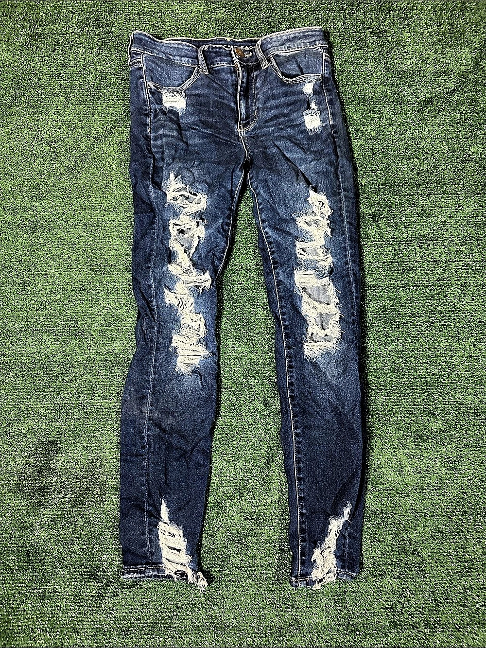 American Eagle Super High-Waisted Ripped Jegging Blue Size 6